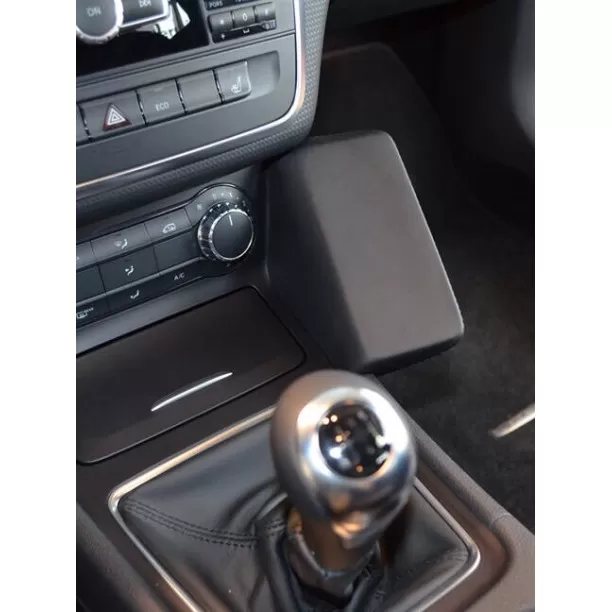 Houder - Kuda Mercedes Benz A-Klasse / CLA-Klasse / GLA-Klasse 2013-2020 Kleur: Zwart Houder - Kuda Mercedes Benz A-Klasse / CLA-Klasse / GLA-Klasse 2013-2020 Kleur: Zwart