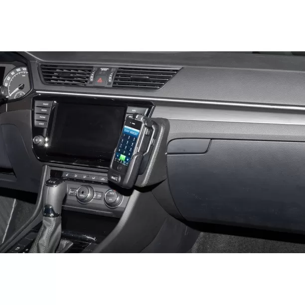 Houder - Kuda Skoda Superb 2015-2019 Kleur: Zwart Houder - Kuda Skoda Superb 2015-2019 Kleur: Zwart