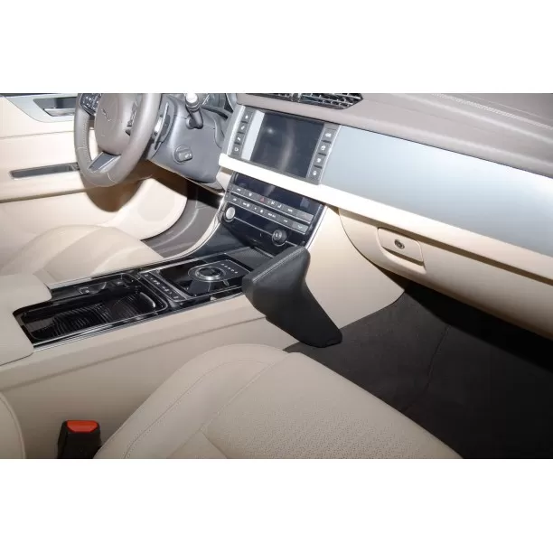 Houder - Kuda Jaguar XF/ XE 06/2015-2016 Kleur: Zwart Houder - Kuda Jaguar XF/ XE 06/2015-2016 Kleur: Zwart